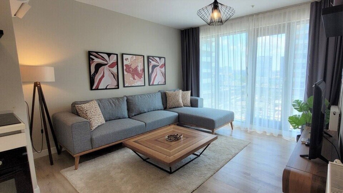 Bagcilar Apartment | Kick back and relax in this calm, stylish space