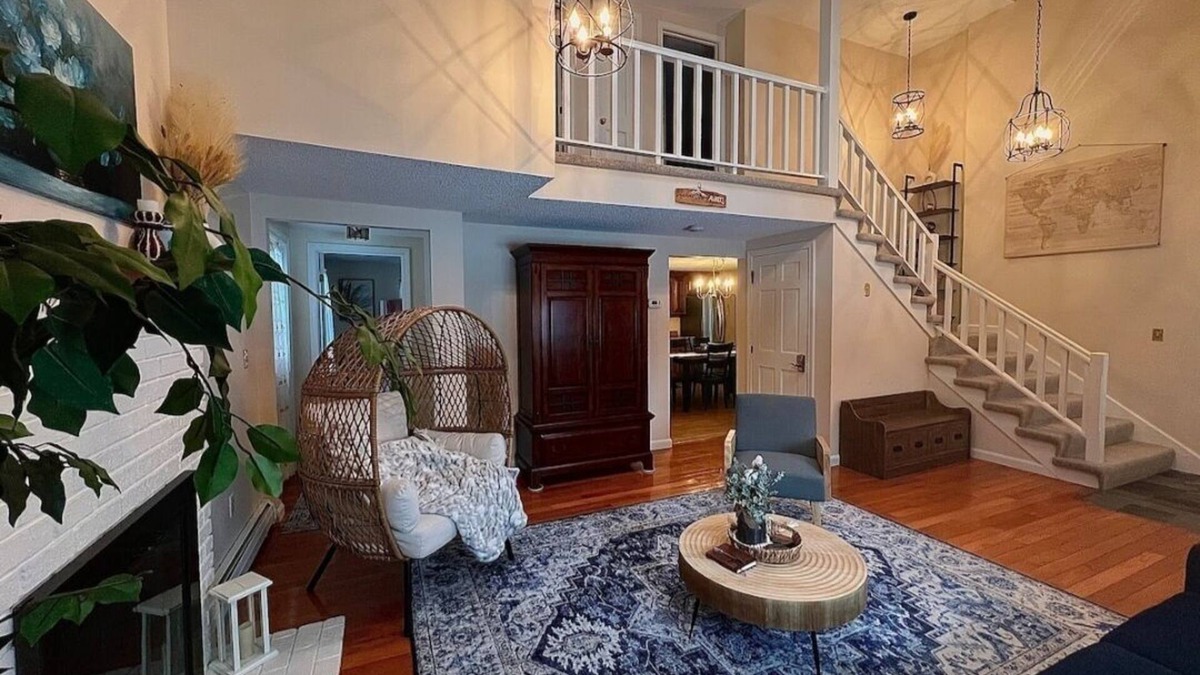 Plaistow Apartment | Kick back and relax in this calm, stylish in-law suite.