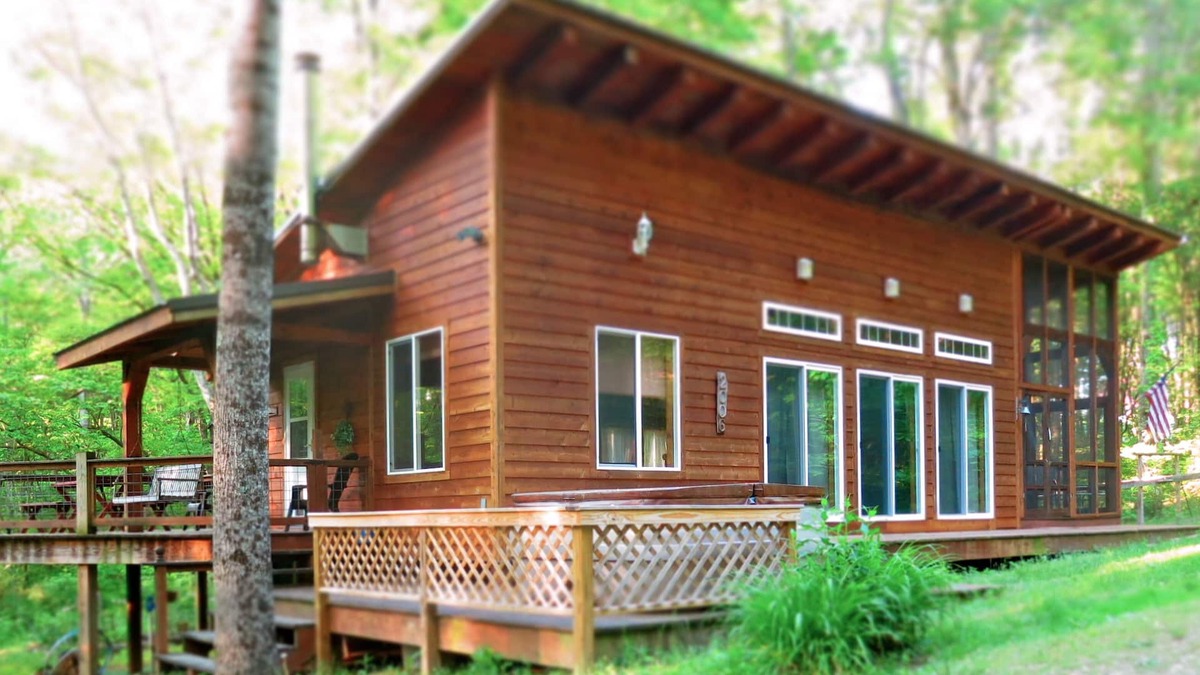 Nelsonville Cabin | Kick Back Cabin - The Original - Hot Tub and Walking Trails