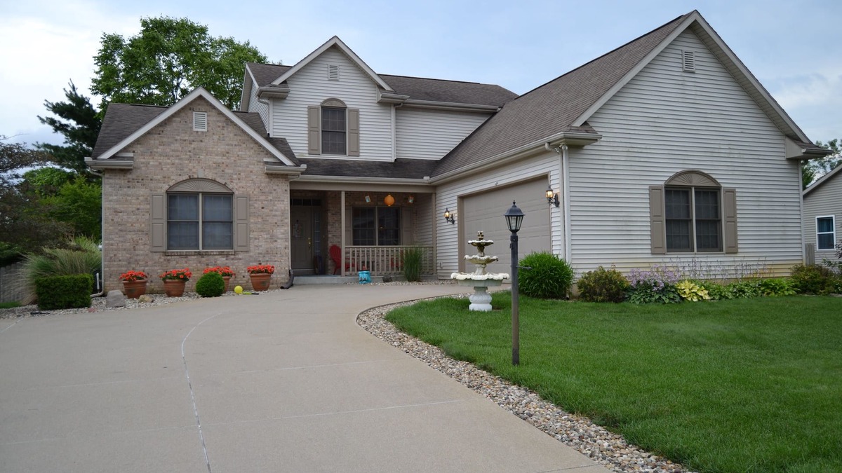 South Bend House | Kid Friendly home 15 min to Notre Dame!