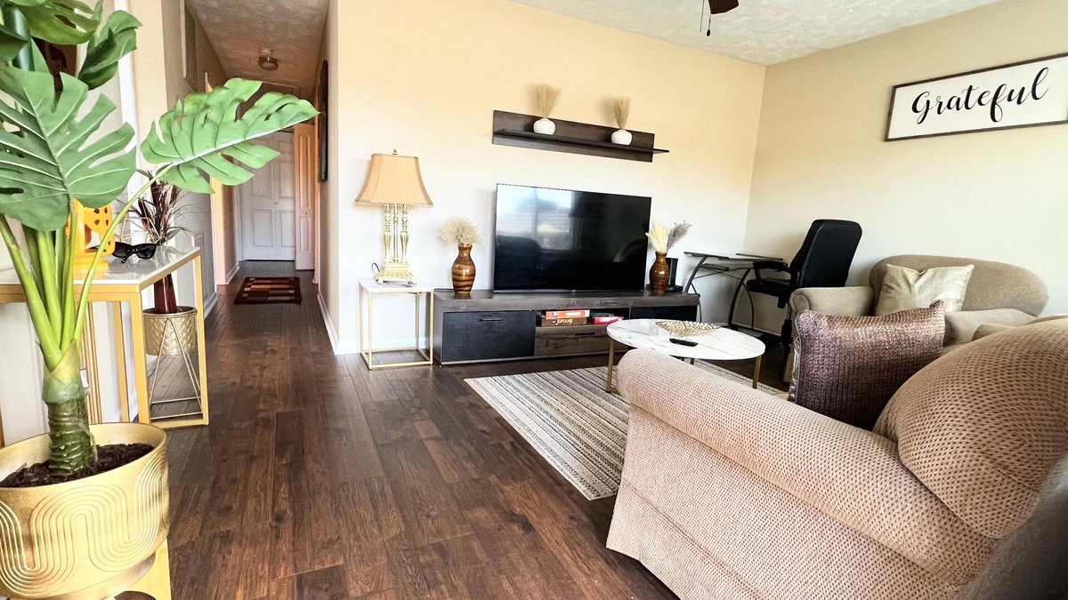 Fayetteville House | Kids/Pets friendly 3BR 1.5BT Fenced Purified Water.