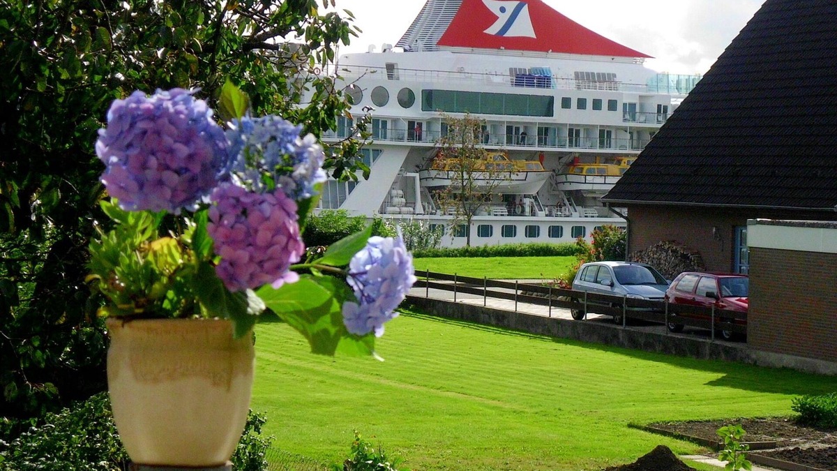 Sehestedt House | Kiel Canal; whole house; clean u. cozy; quiet location, own garden