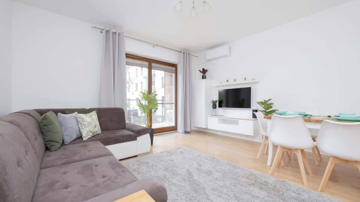 Sielce Apartment | Kierbedzia 8 | Air-conditioned Apartment | Parking