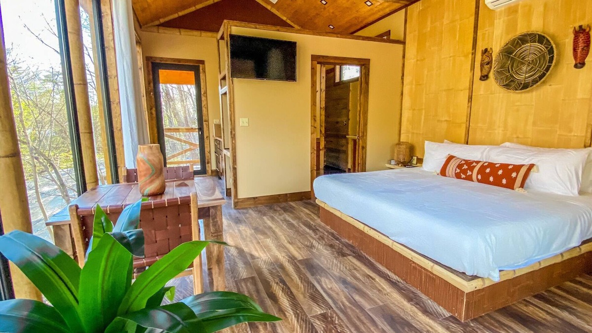 Goldbond Cabin | Kilimanjaro Safari Treehouse at Four Fillies Lodge