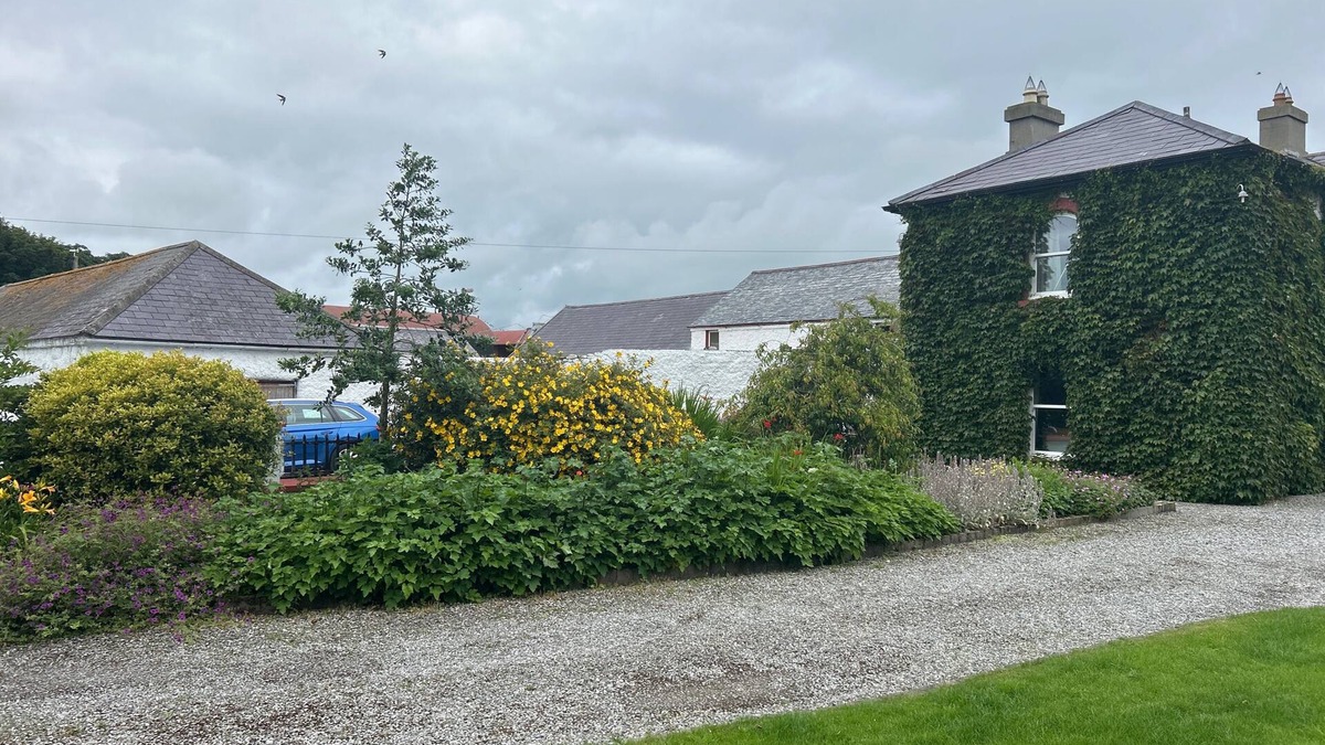 County Kilkenny Apartment | Kilkenny Organic Farm 2-Bed Apt, Sleeps 4, Parking