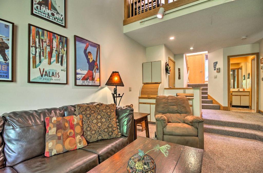 Killington Apartment | Killington Condo with Spa about 3 Miles to Ski Resort!
