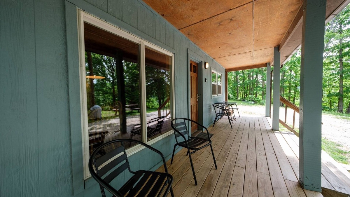 Stanton House | Kim's Retreat: 3-BR Cabin w/Hot Tub near Natural Bridge & Red River Gorge