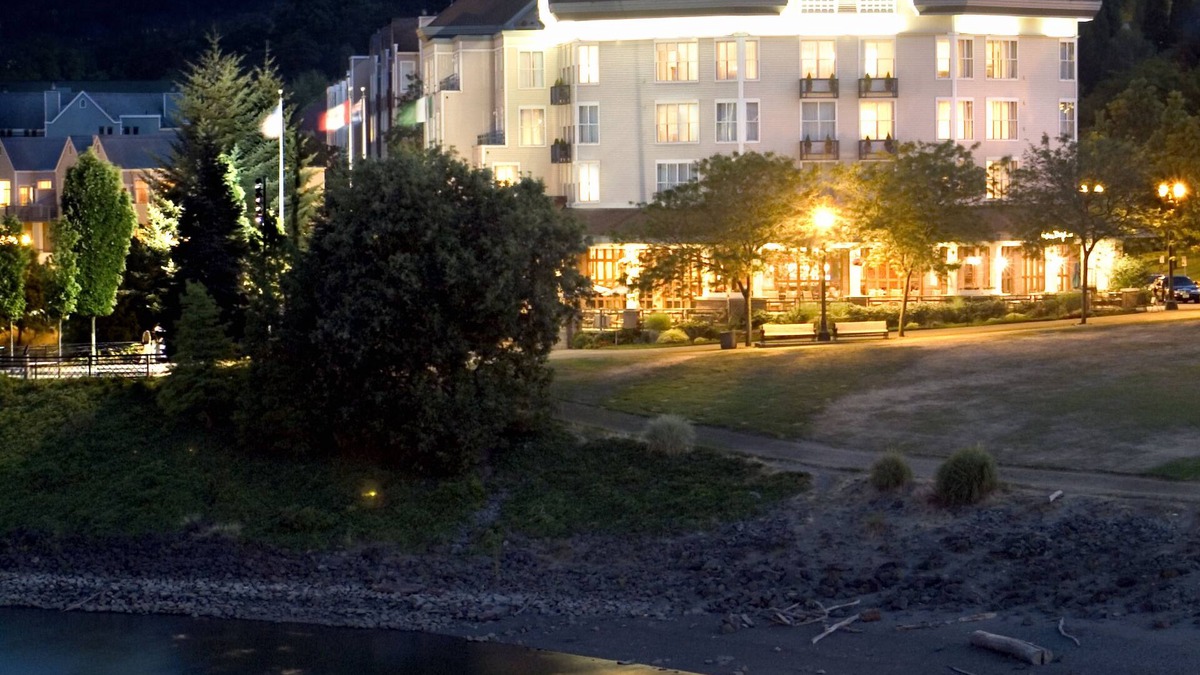 Downtown Portland Hotel | Kimpton Riverplace Hotel by IHG