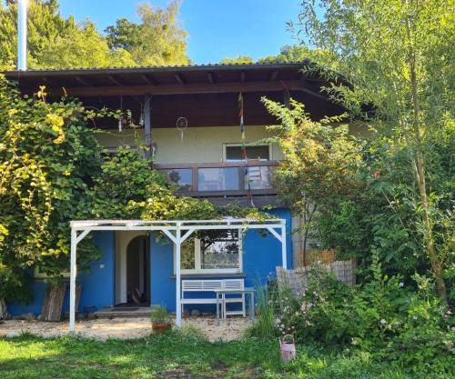 Steisslingen Apartment | Kinder- und Hundeparadies mit großem eingezäunten Garten