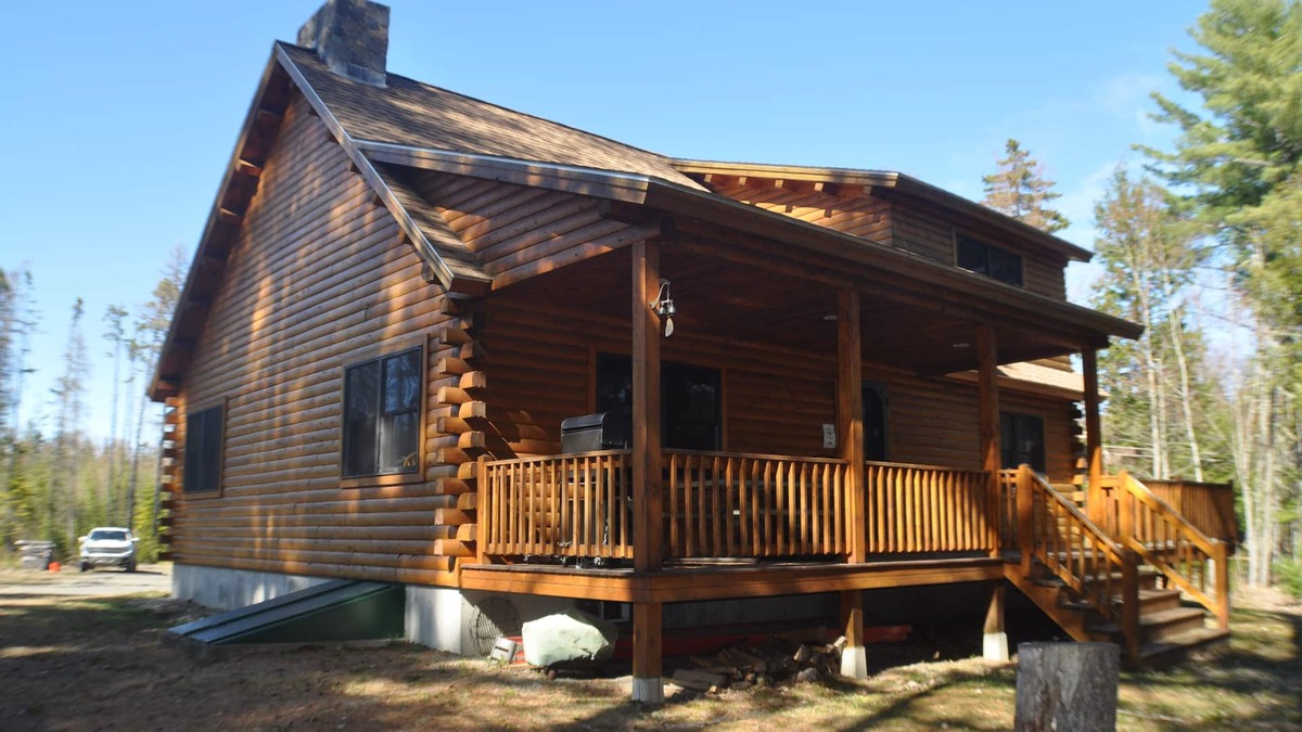 Northeast Somerset Cabin | Kineo Escape - NEW for 2023 -Whole house generator and FAST Starlink internet!