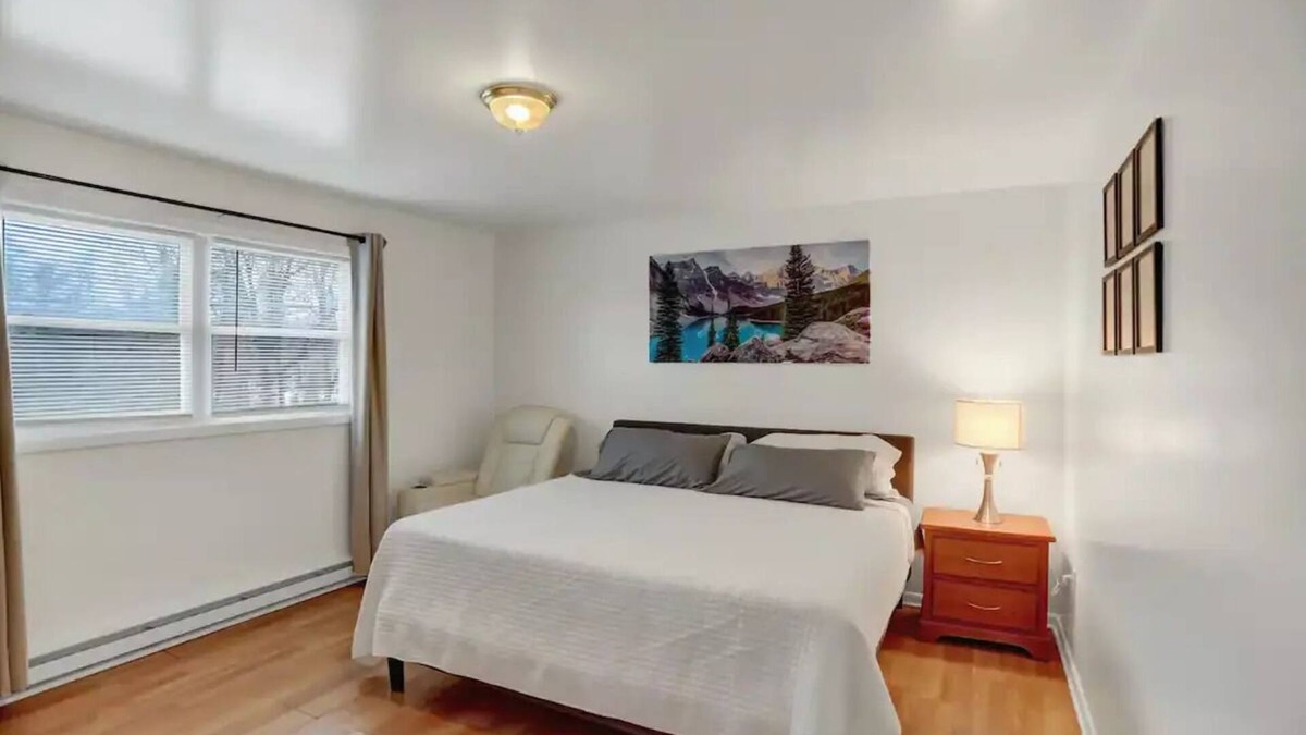 Halifax Apartment | King and Queen Suite Room 205 at Halifax Innnn