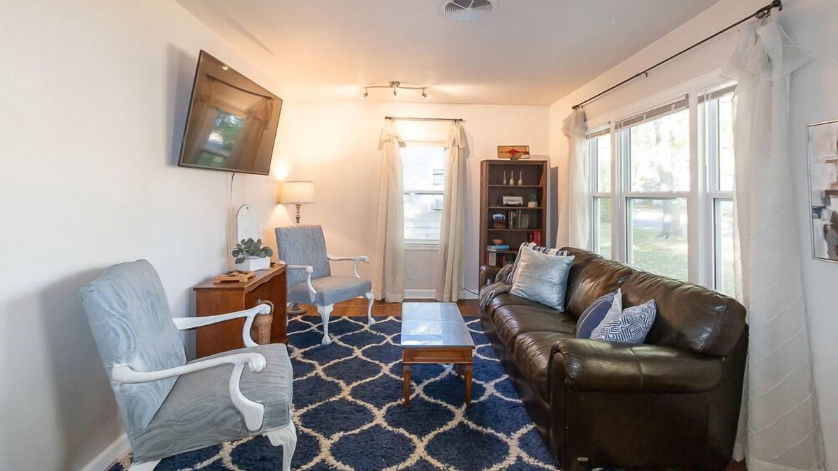 Topeka House | King Bed and Fenced Yard, Pet Friendly Bohemian Styled Home MTB2225