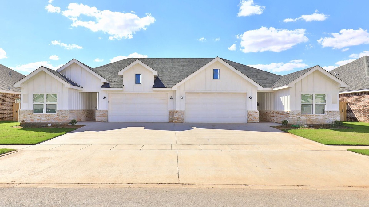 Abilene Cabin | King Bed - Country Modern Farmhouse Abilene - Sleeps 18 close to Dyess AFB