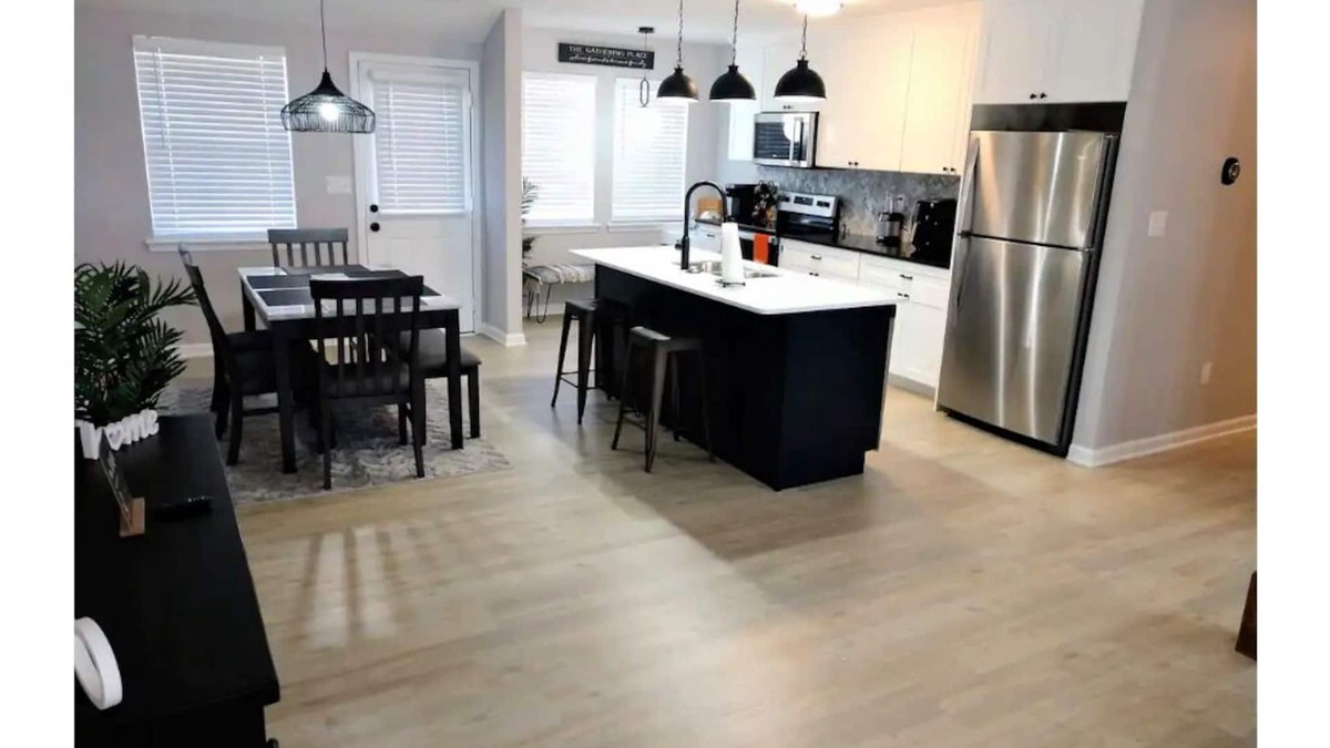 Fairfield House | KING BED/FAMILY FRIENDLY/GAMEROOM‼/NEAR CROSSPLEX
