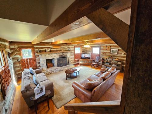 Winchester House | King Bed Farmhouse Valley Views