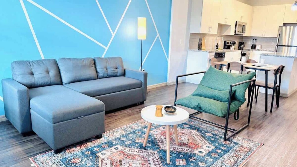 Kissimmee Apartment | King Bed Getaway, Pets Allowed, 15 Min to Parks