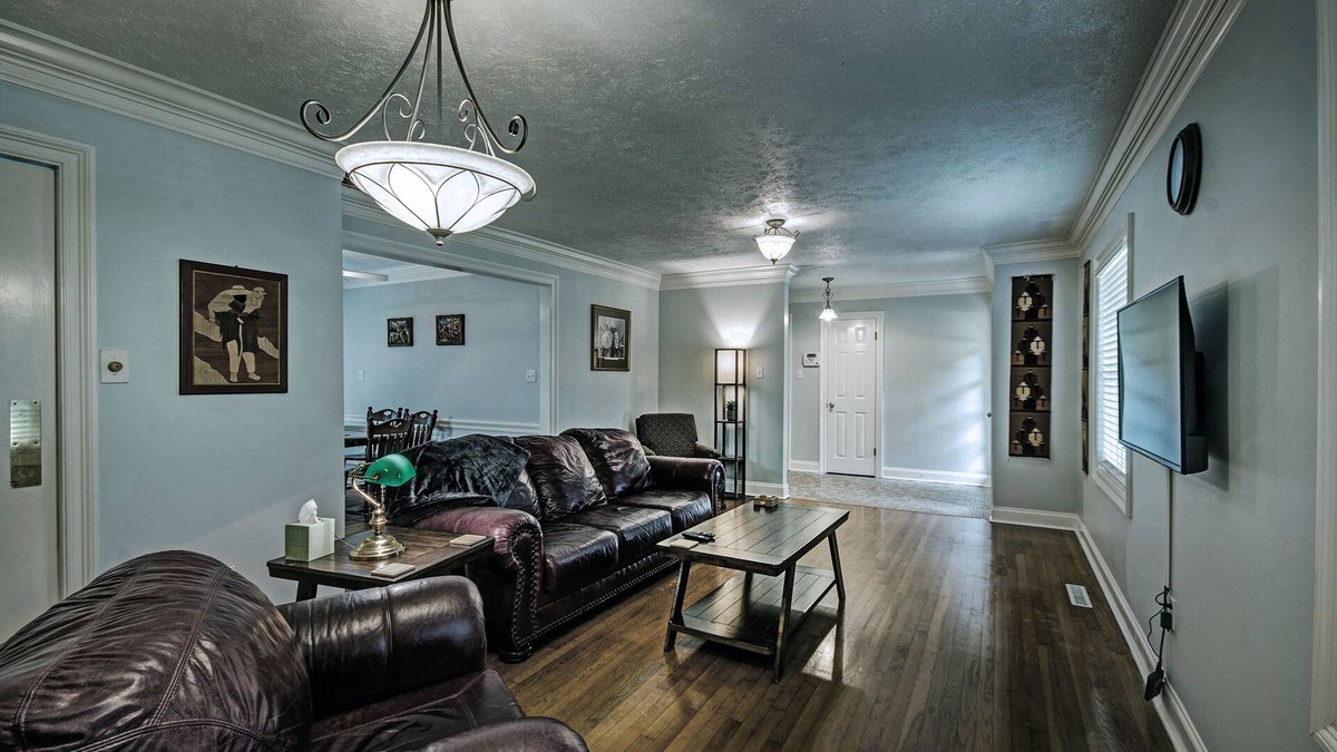 Tougaloo House | *King* Bed House in the Heart of Jackson
