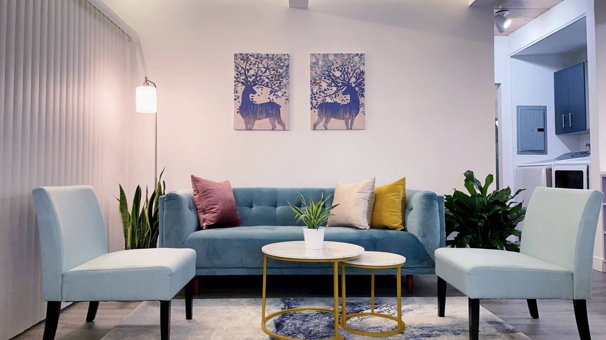 Fremont Condo | King Bed, In-Unit W/D, Carport, Balcony, Netflix