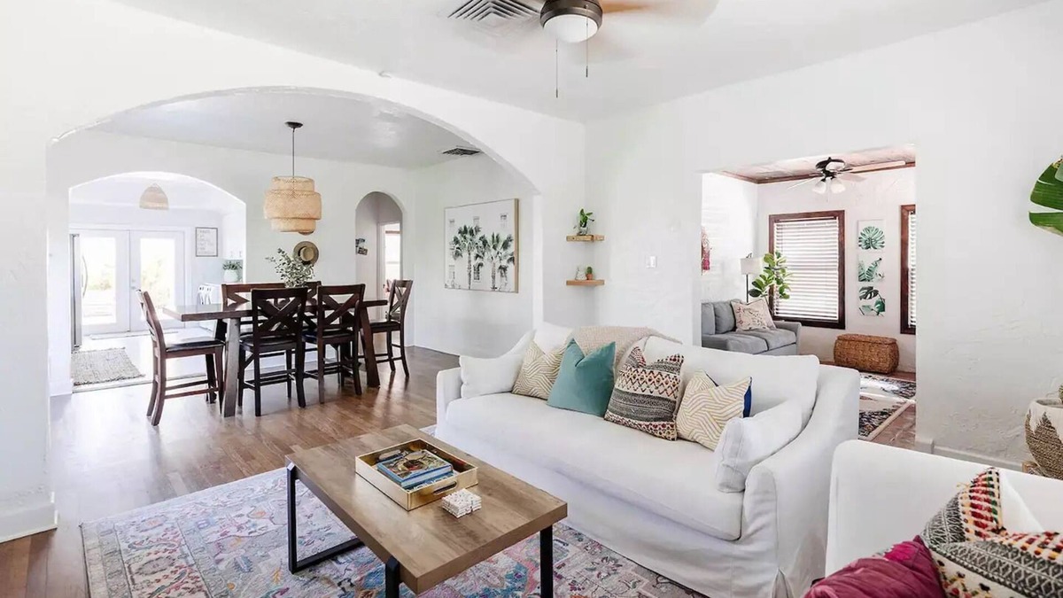 Parker Ridge Cottage | -KING Bed- Large Kitchen- Private Yard- Walk to NEW Golf Course and Parks