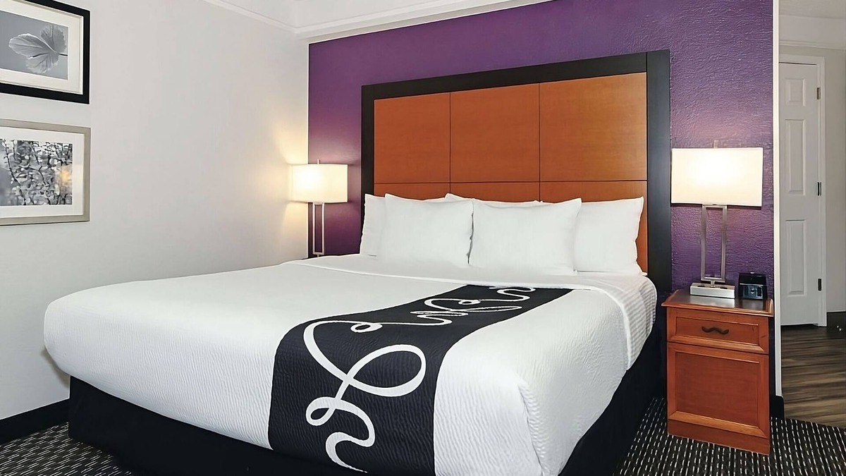 Guasti Hotel | King Bed, Non- Smoking at La Quinta Inn & Suites by Wyndham Ontario Airport