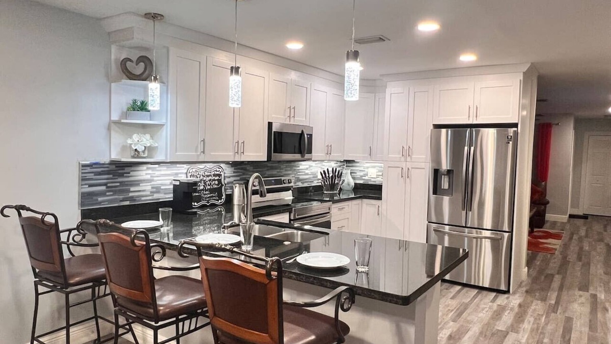 Tamarac House | King bed, Park Free, Golf, FLL