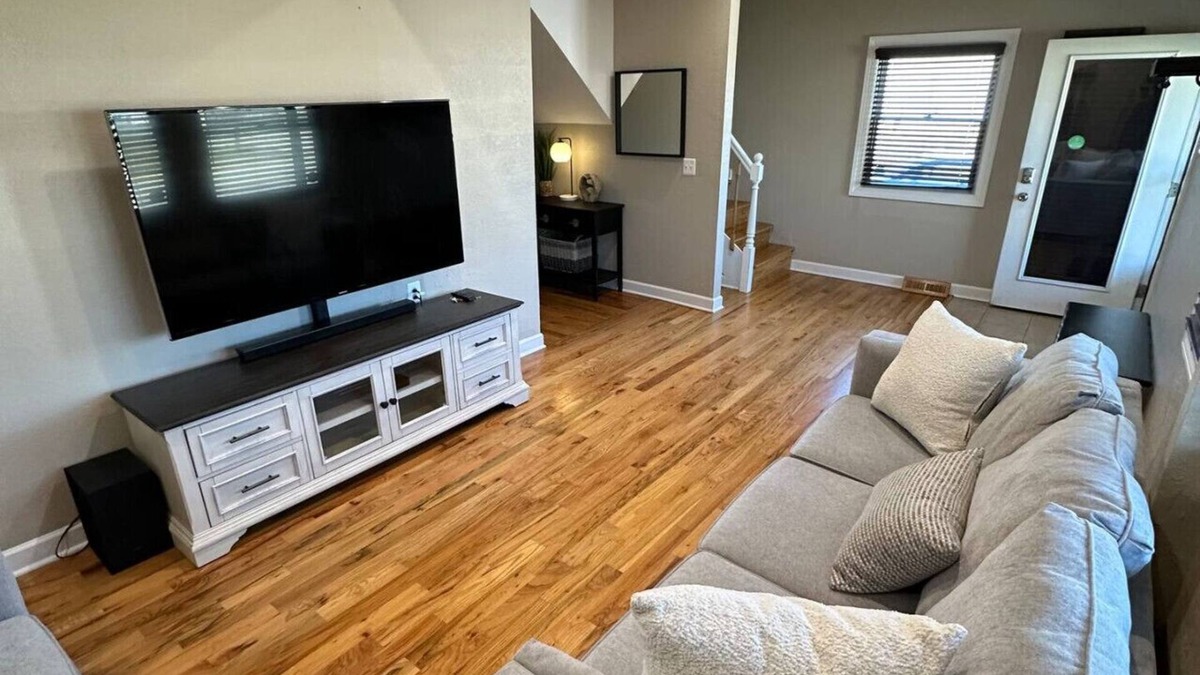 North Chicago Apartment | King Bed Private Backyard Grill and Fireplace