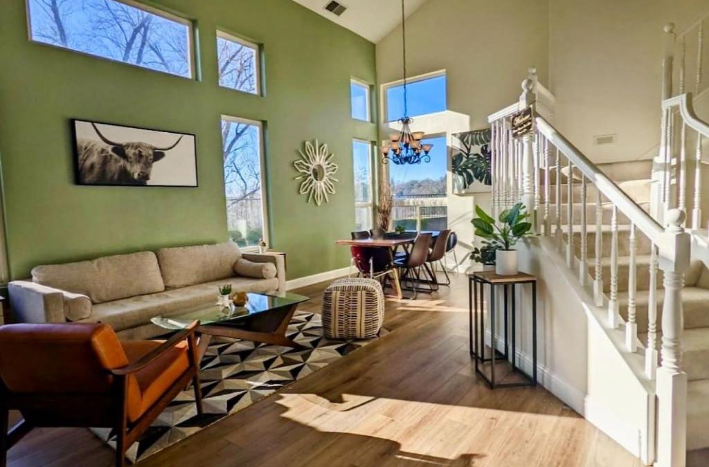 Roseville House | King Bed Quiet Home on Cul-de-Sac Hiking Trails