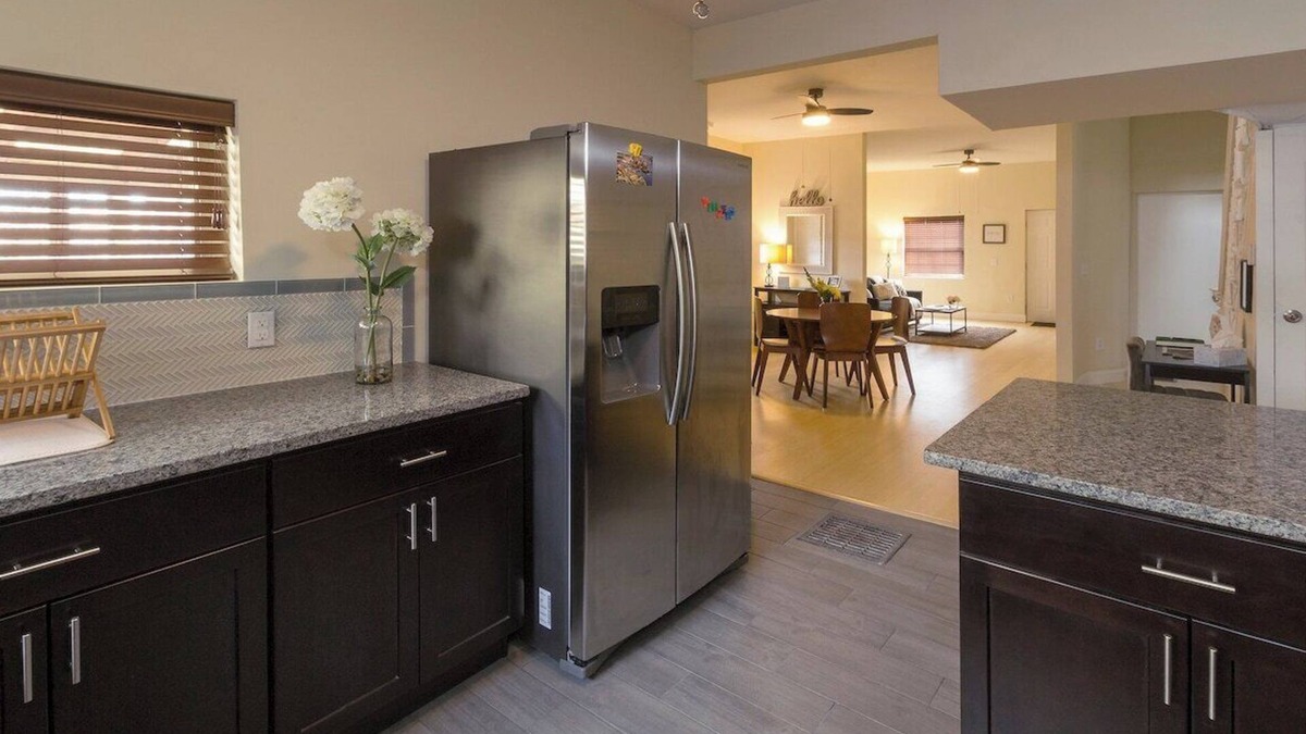 Bloomfield House | King Bed - Quiet West Penn - Parking - Pets Considered