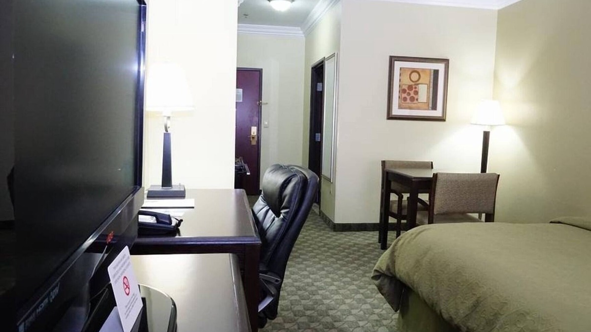 Cresson Hotel | King Bed Stay, Scottish Inns Cresson, Free Breakfast, Minutes from DT Fort Worth