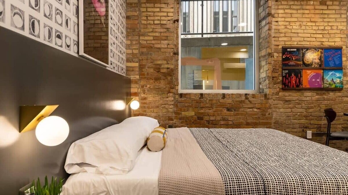 Downtown Apartment | King Bed Suites at The Finnley Hotel