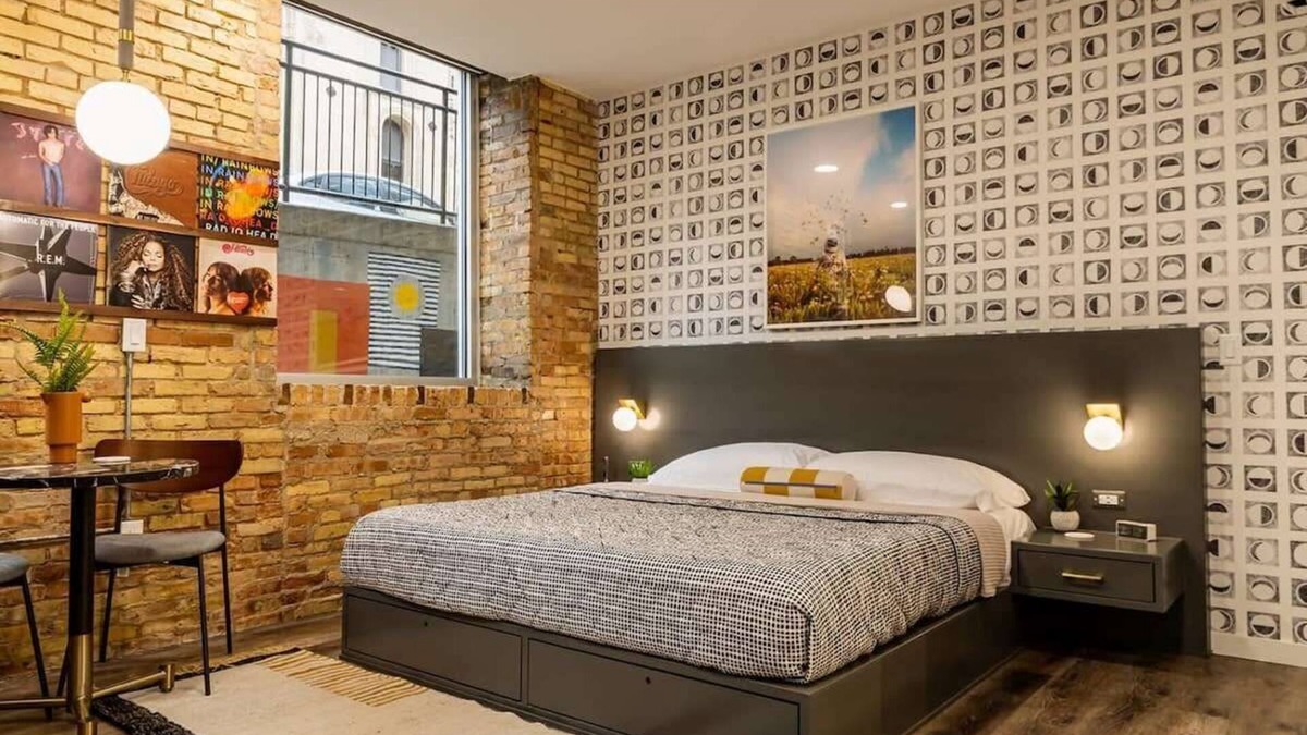 Downtown Apartment | King Bed Suites at The Finnley Hotel
