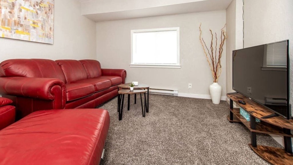 Rapid City House | ⁑King Bed⁑Whirlpool Tub⁑Covered Patio⁑Near Playground⁑