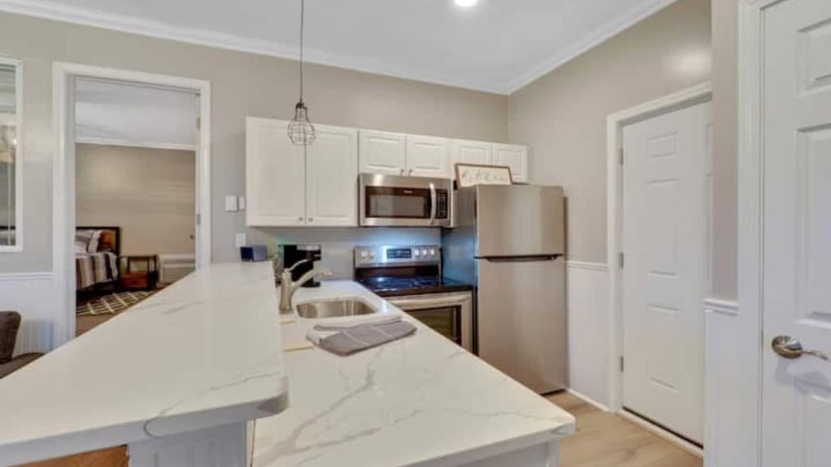 Bellaire Condo | King Bed With Legend Golf Course Gorgeous Views, Jetted Tub, Free Beach Club