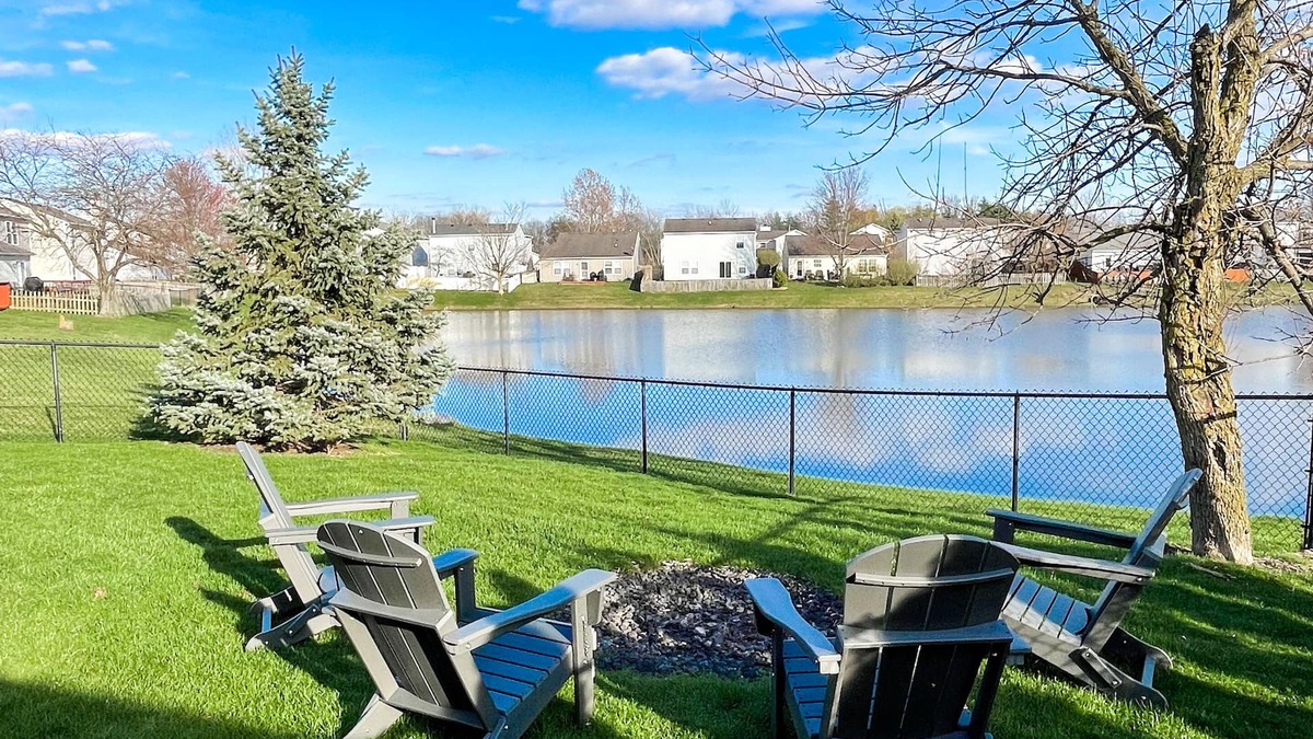 Noblesville House | King Beds - Close to Mojo Up and Grand Park - Fire Pit - Water Views