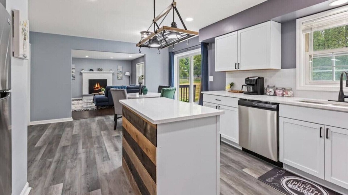 Antioch House | King beds, Free Wi-Fi, Gas Grill Cozy Antioch home