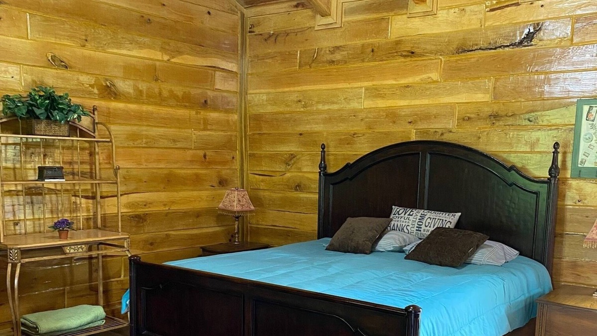 Tulsa Cabin | King Cabin