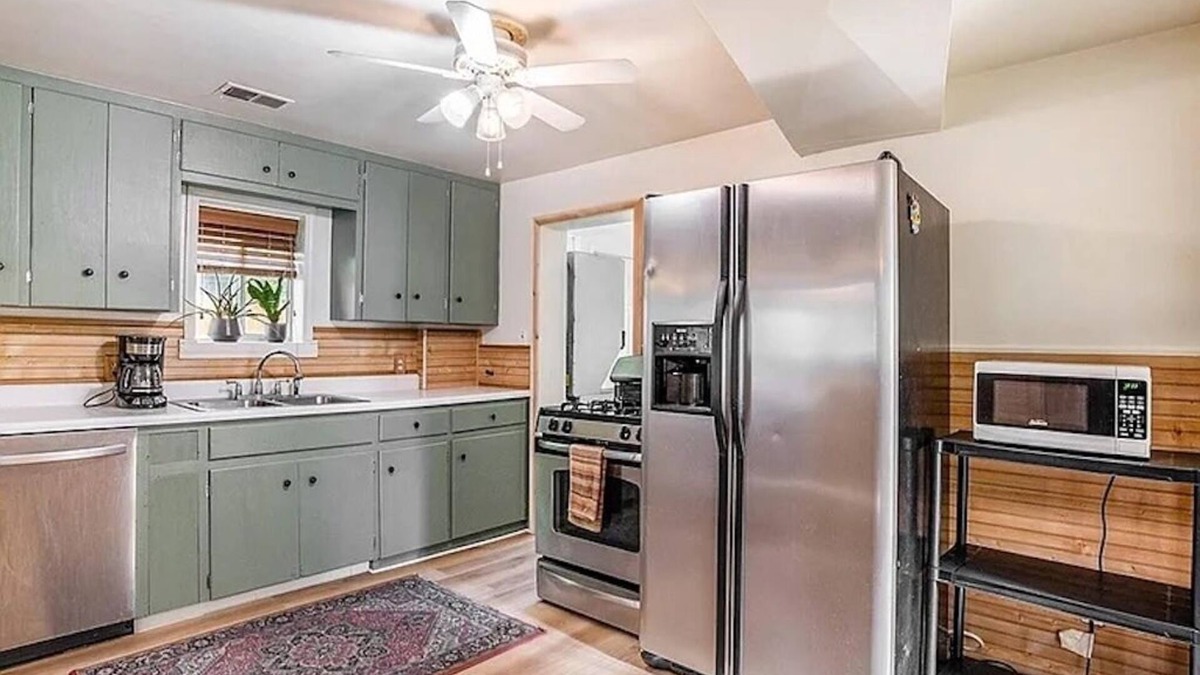 Northeast Park Hill Cottage | King Cottage, charming, pet-friendly, 2-bedroom/bath in Denver, Park Hill