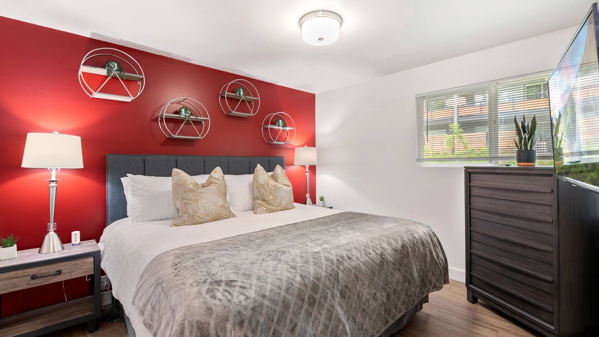 West Bellevue Apartment | KING|FREE Parking|W/D|1min→Downtown Bellevue|1Gig wifi