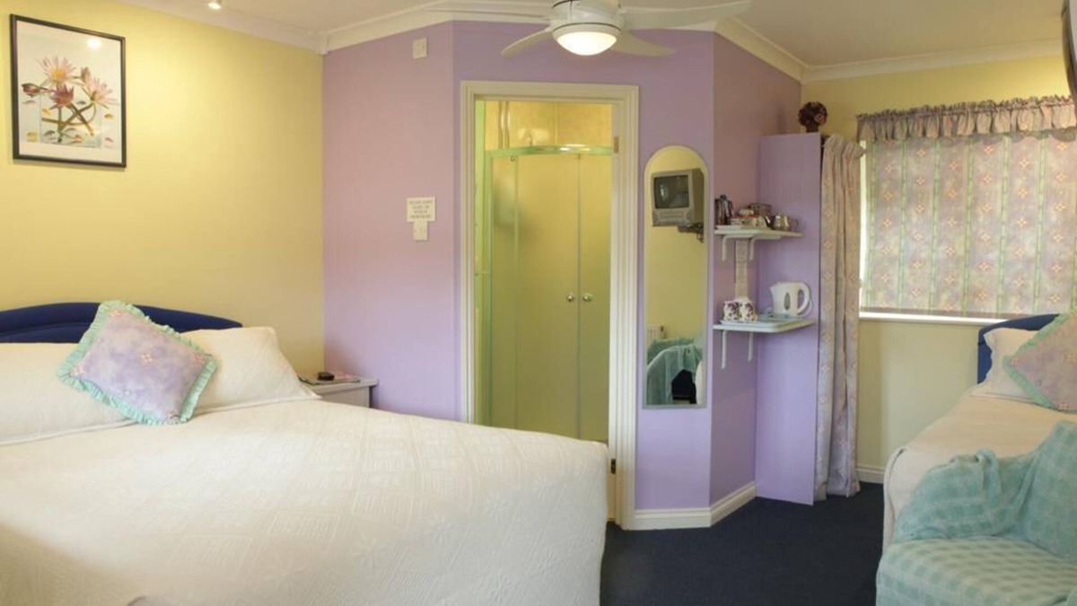 Takeley Bed & Breakfast | King room at Little Bullocks Farm