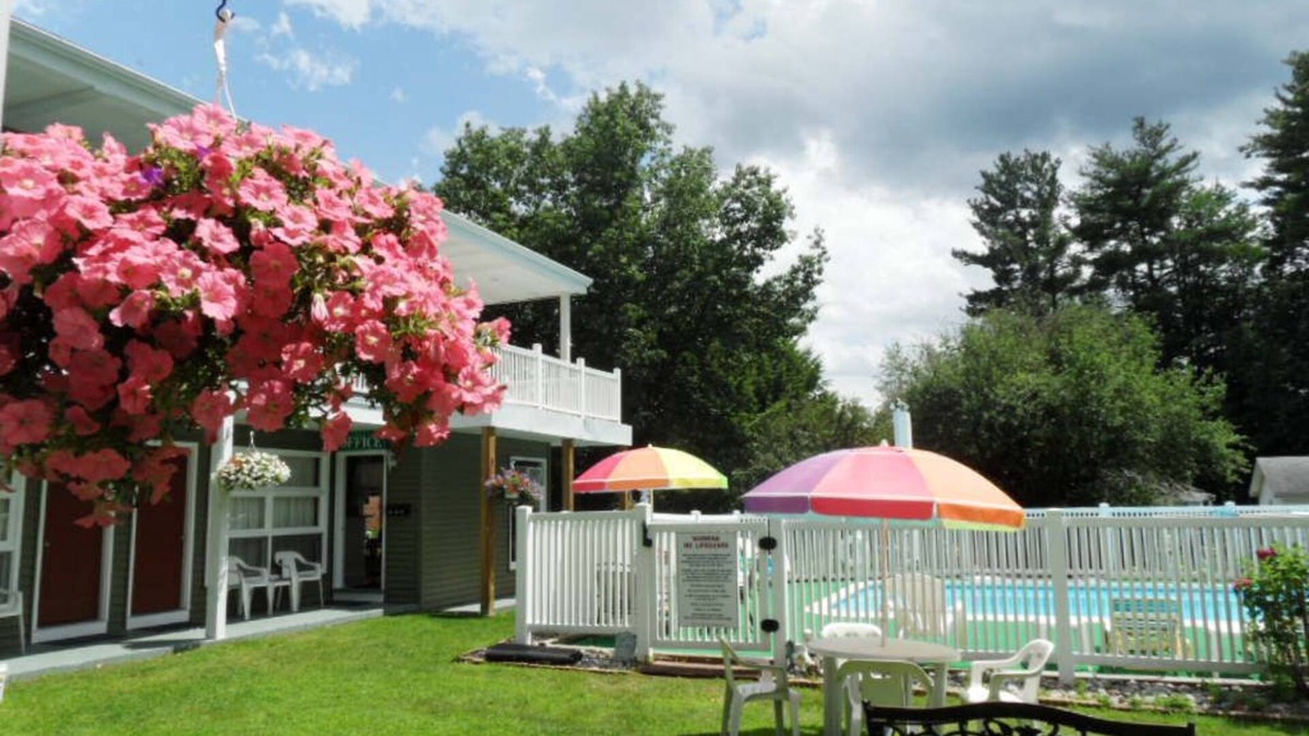 Lake George Hotel | KING ROOM IN LAKE GEORGE