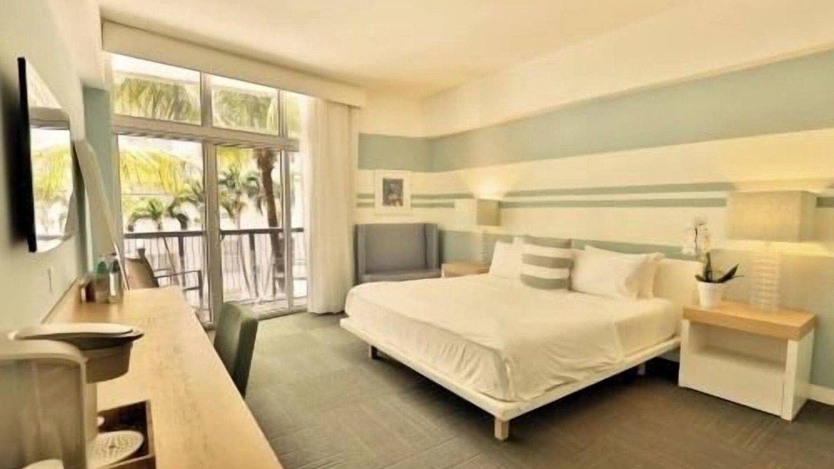 Arnold Apartment | King Room Near Playa Miami Beach MIA