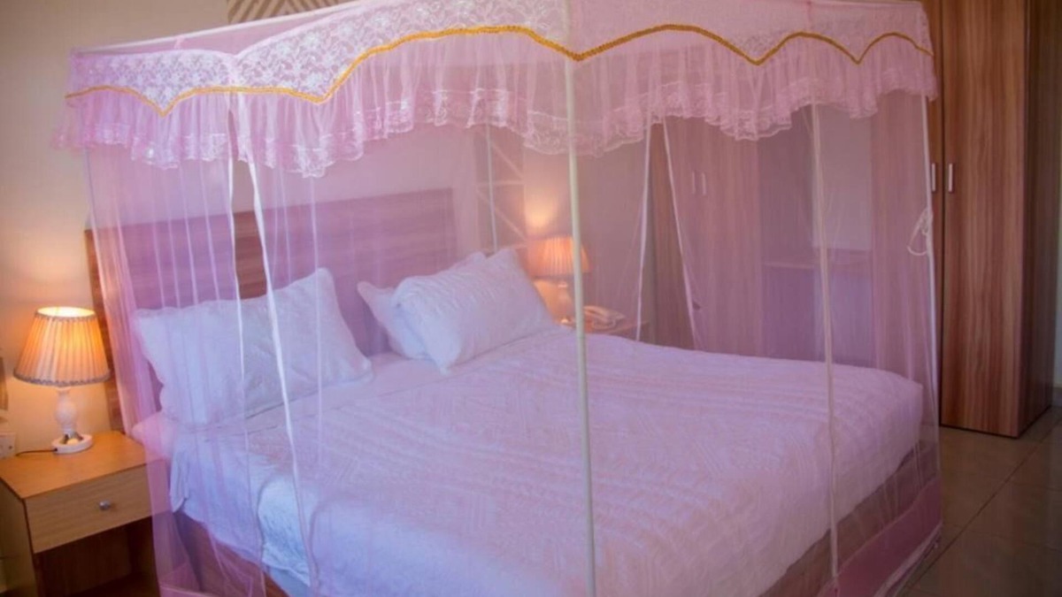 Kibuye House | King room with nice lake view - 2 people