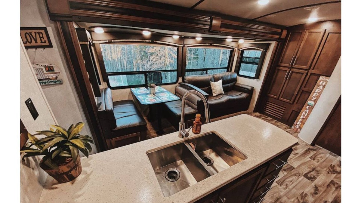 Somerset House | King RV/Camper Rental + Kids room Lake Cumberland