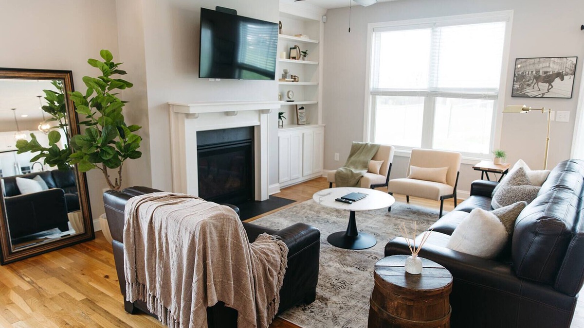 Martin Luther King House | "King's Quarters" Modern Urban Stay - Downtown LEX