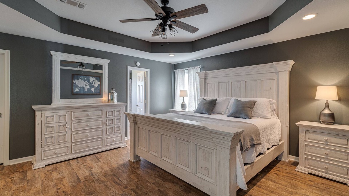 Fairbanks House | KING SIZE BED! Private Country Home - 3 Bed 2.5 Bath