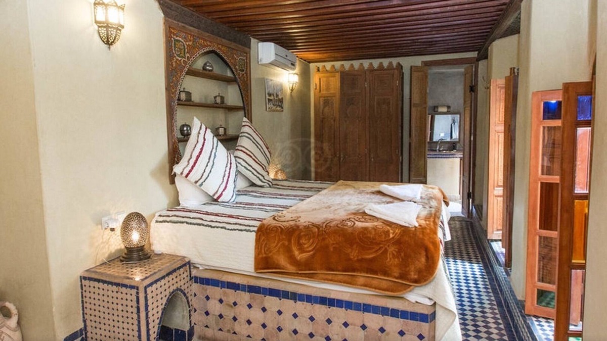 Ain Azlitan Bed & Breakfast | King Size Bed, Riad Layalina Fes: Pool, 360° View & Free Secure Parking at Foot