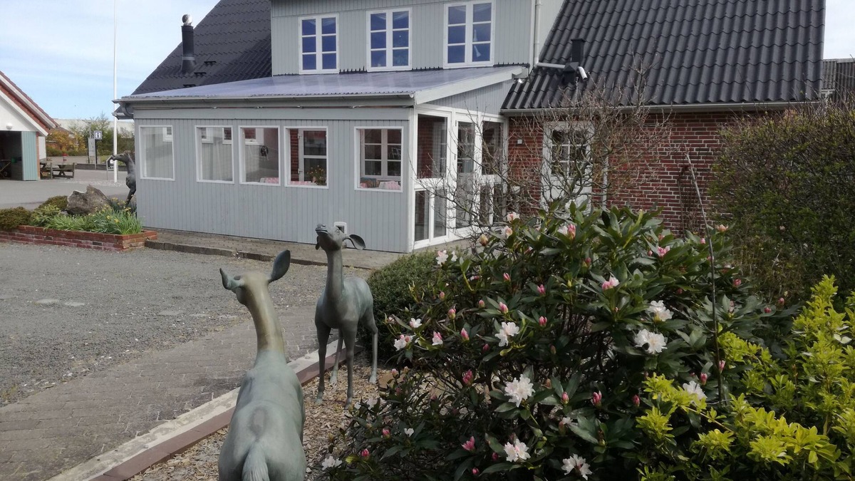 Skjern Bed & Breakfast | King size beds, Spa and Health Care, Yoga and Mindful Meditation.