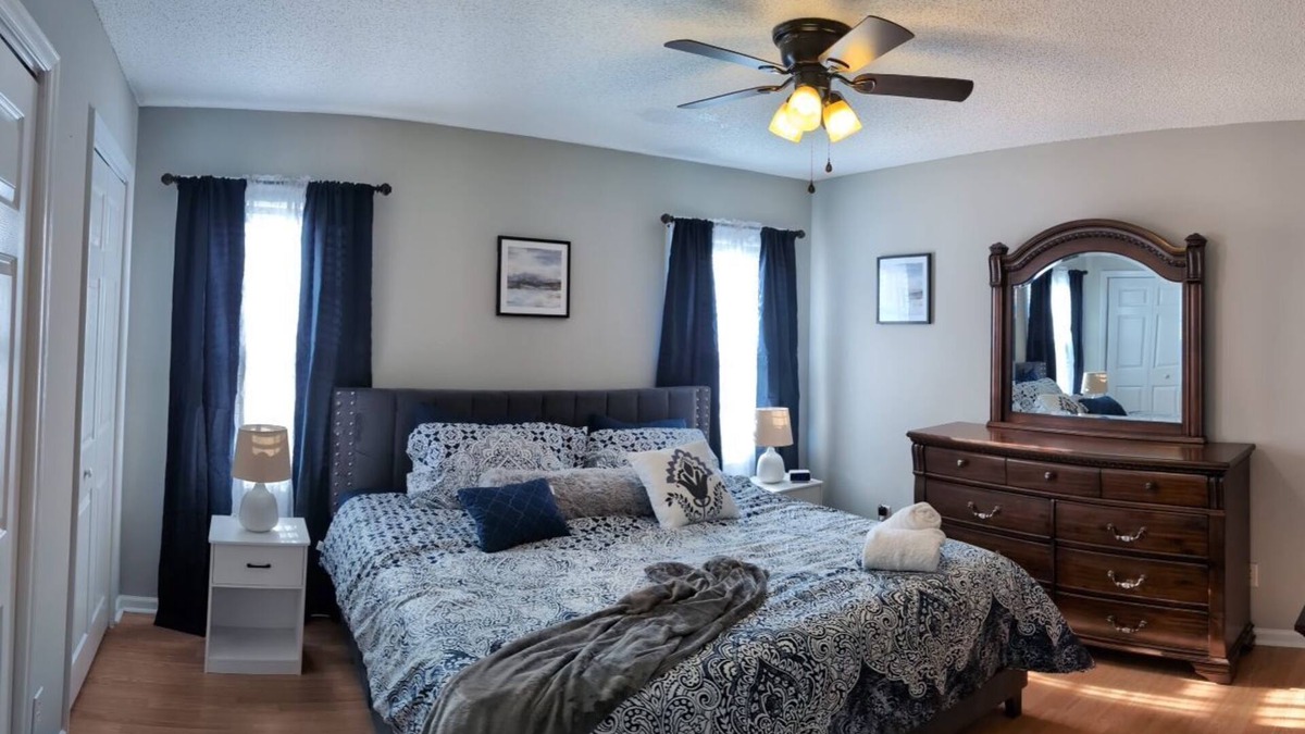 Winterville House | King size* ECU* Dining* Convenient Location*