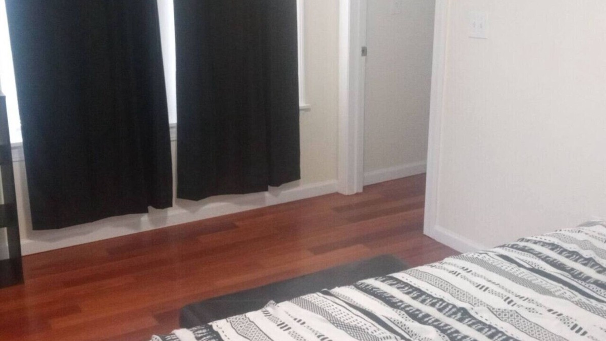 Niskayuna Apartment | king size one bed room
