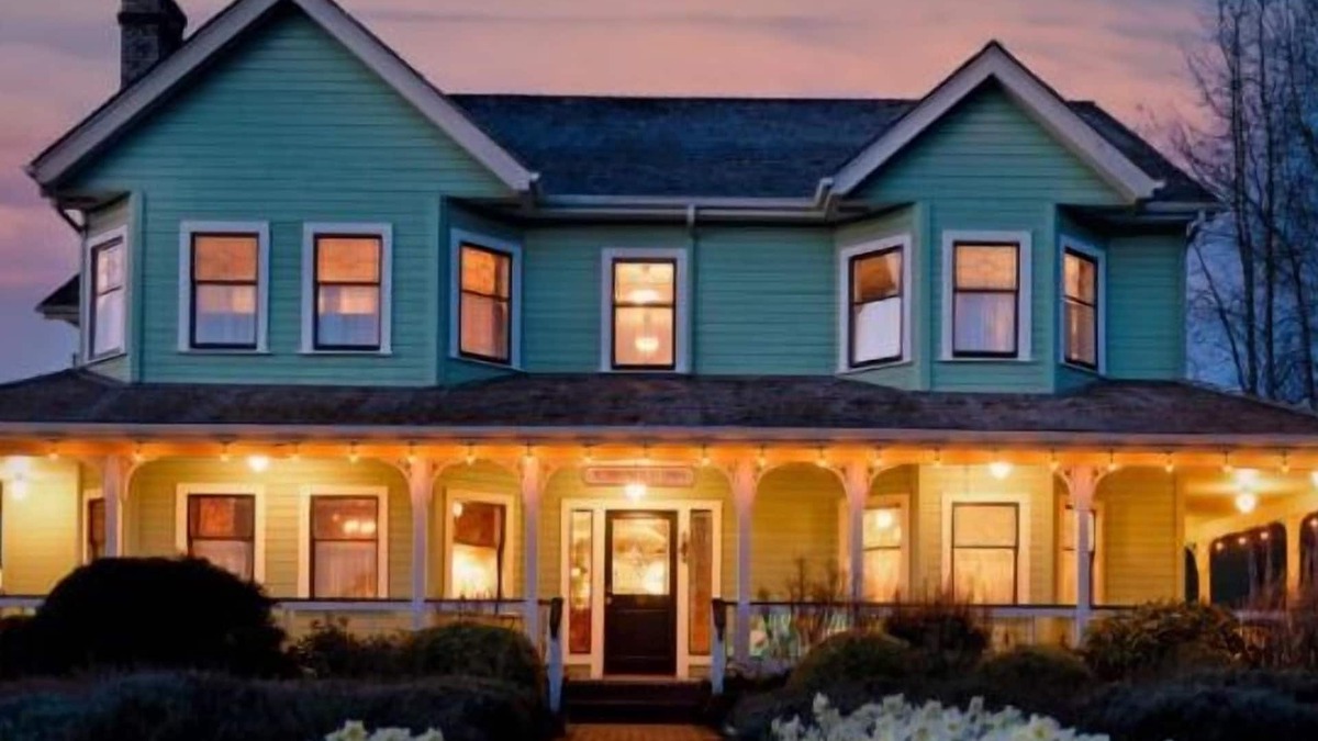 Lopez Island Apartment | ♥️KING Sleigh Bed DEEP SoakingTub/REAL Fireplace/Breakfast/WIFI/HeartofVilliage♥